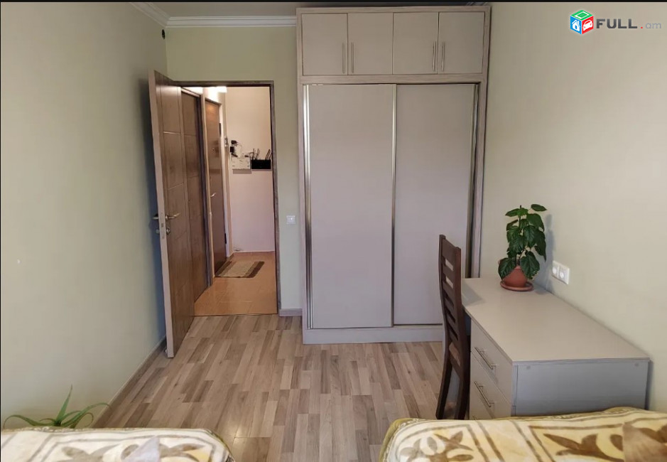 LA05323 Վարձով 3 սենյականոց բնակարան Աքսել Բակունցի 2-րդ նրբանցք , 4 րդ Մասիվ
