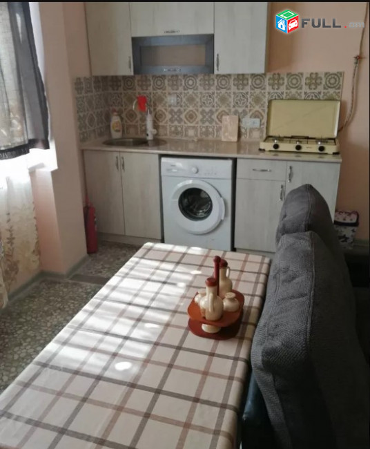 LA05349  Վարձով  2 սենյականոց բնակարան Հանրապետության փողոցում
