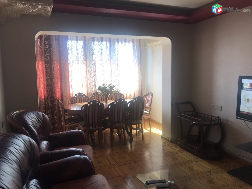 LA05387  Վարձով 2 սենյականոց բնակարան Արամ Խաչատրյան փողոց , KFC -ի հարևանությամբ 