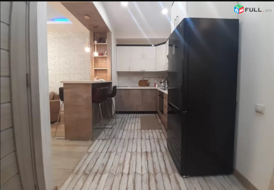 LA05412  Օրավարձով  3 սենյականոց բնակարան Եկմալյան փողոց, նորակառույց շենք