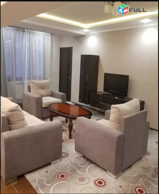 LA05431 Վարձով 3 սենյականոց բնակարան Երվանդ Քոչար փողոցում