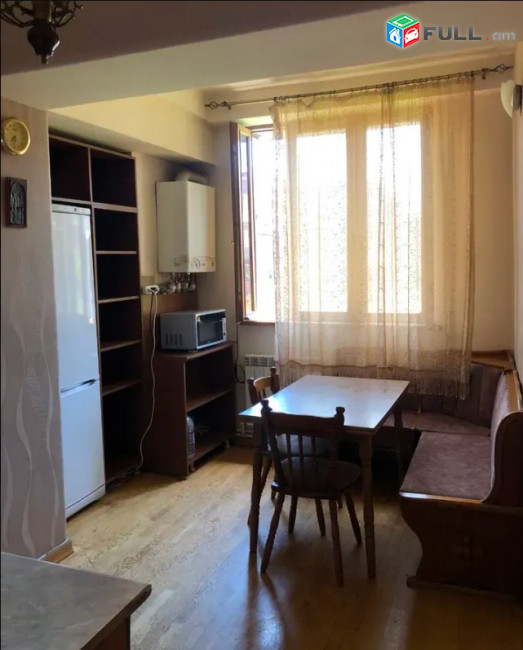 LA05432  Վարձով 3 սենյականոց բնակարան Հին Երևանցու փողոց  , Օպերա