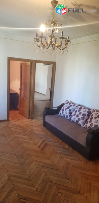 LA05322 Վարձով 4  սենյականոց բնակարան Ահարոնյան փողոցում 
