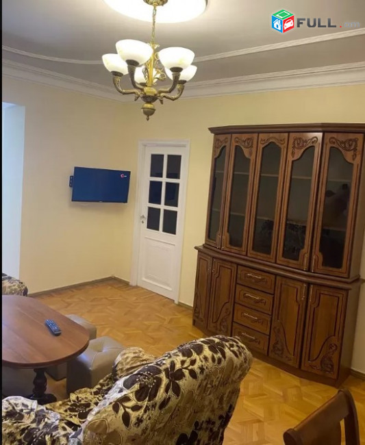 LA05476 Վարձով 4 սենյականոց բնակարան Արամ Խաչատրյան փողոցում 