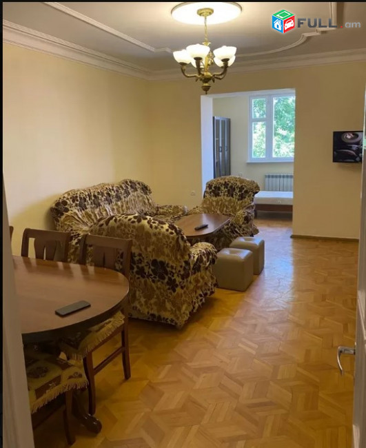 LA05476 Վարձով 4 սենյականոց բնակարան Արամ Խաչատրյան փողոցում 