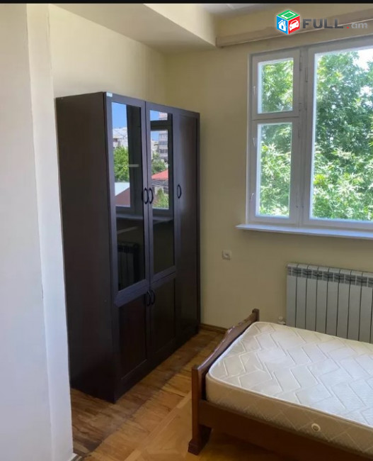 LA05476 Վարձով 4 սենյականոց բնակարան Արամ Խաչատրյան փողոցում 