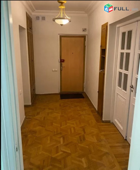 LA05476 Վարձով 4 սենյականոց բնակարան Արամ Խաչատրյան փողոցում 