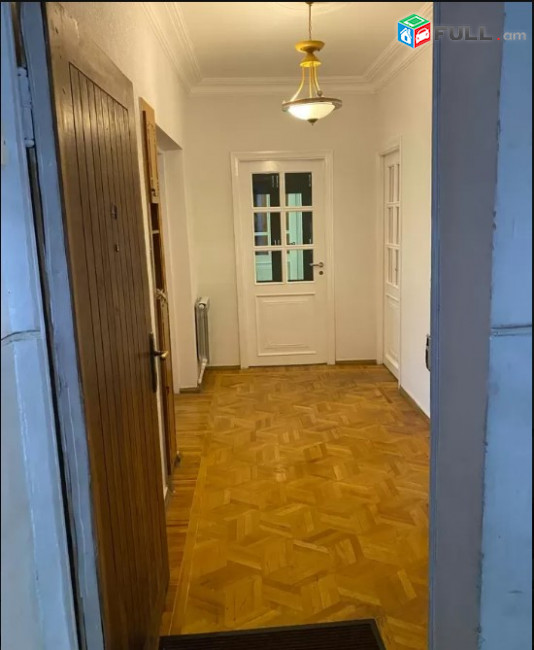 LA05476 Վարձով 4 սենյականոց բնակարան Արամ Խաչատրյան փողոցում 