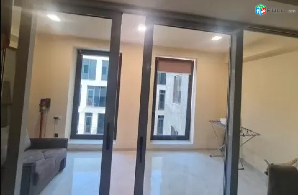 LA05413 Վարձով 3 սենյականոց բնակարան Ամիրյան փողոց , նորակառույց շենք 