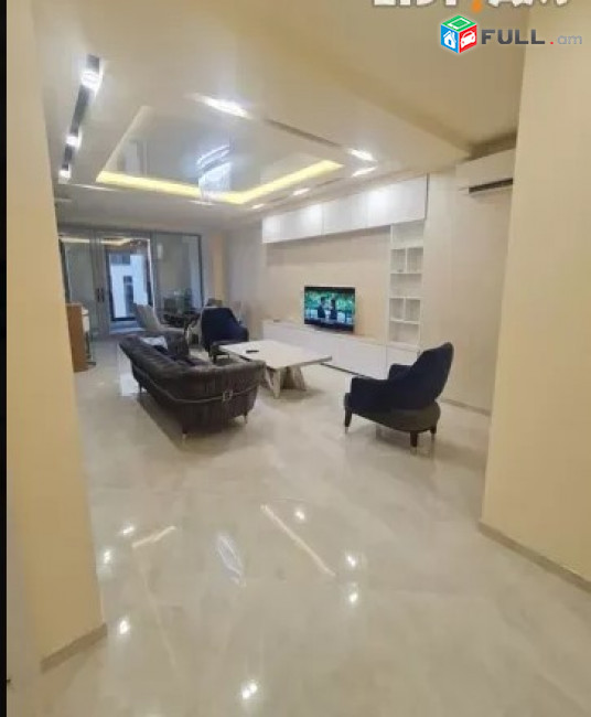 LA05413 Վարձով 3 սենյականոց բնակարան Ամիրյան փողոց , նորակառույց շենք 