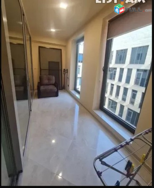 LA05413 Վարձով 3 սենյականոց բնակարան Ամիրյան փողոց , նորակառույց շենք 
