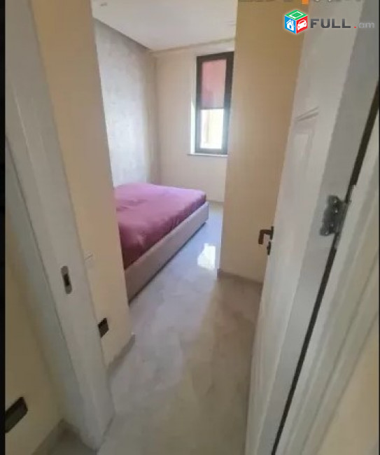 LA05413 Վարձով 3 սենյականոց բնակարան Ամիրյան փողոց , նորակառույց շենք 
