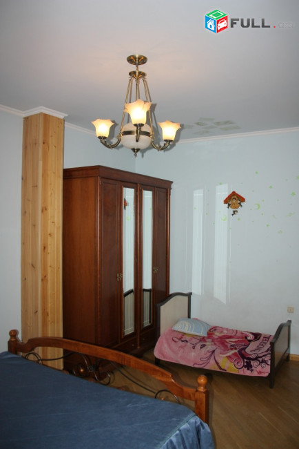LA05484 Վարձով 5 սենյականոց բնակարան Աբովյան փողոց , Սաս սուպերմարկետի մոտ