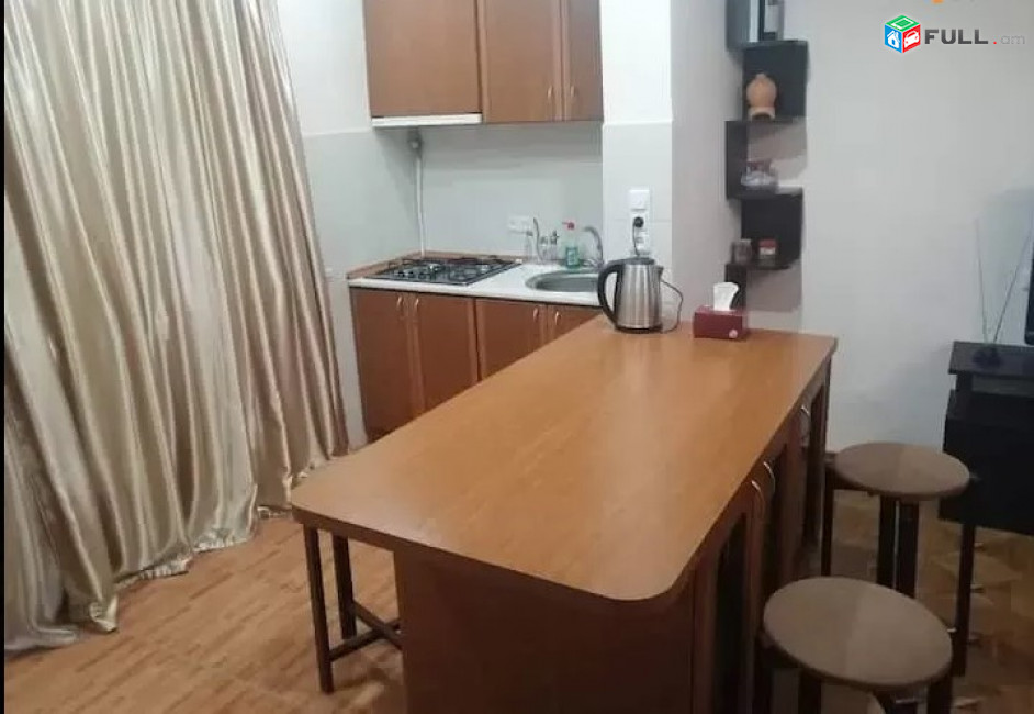 LA05504  Վարձով 2 սենյականոց բնակարան Թումանյան փողոցում