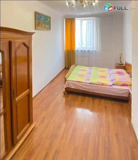 LA05524  Օրավարձով  4 սենյականոց բնակարան Արամի փողոց , նորակառույց շենք