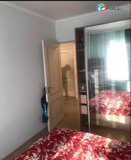 LA05541  Վարձով 3 սենյականոց բնակարան Վարդանանց փողոց , Գնունի