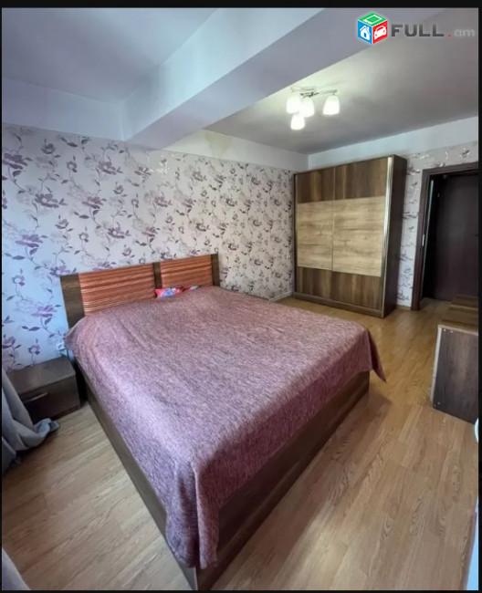 LA05546 Վարձով 2 սենյականոց բնակարան Ամիրյան փողոցում 