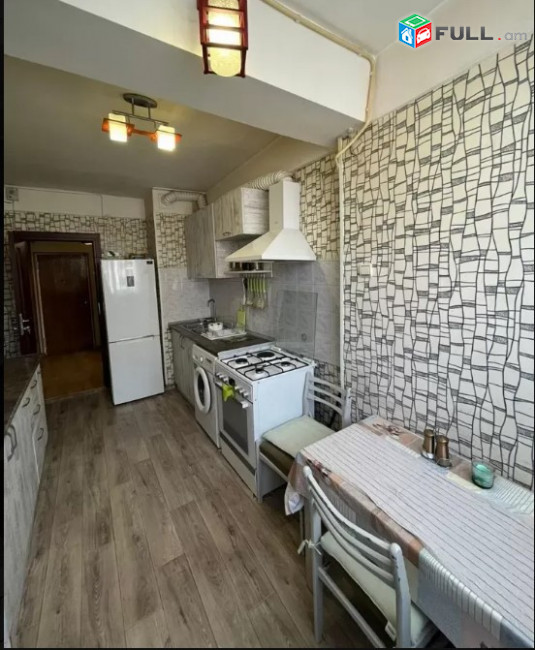 LA05546 Վարձով 2 սենյականոց բնակարան Ամիրյան փողոցում 