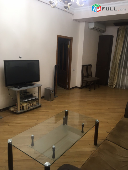 LA05556 Վարձով 3 սենյականոց բնակարան Գյուլբենկյան փողոց , նորակառույց շենք 