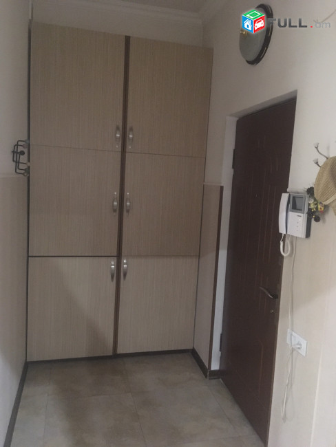 LA05556 Վարձով 3 սենյականոց բնակարան Գյուլբենկյան փողոց , նորակառույց շենք 