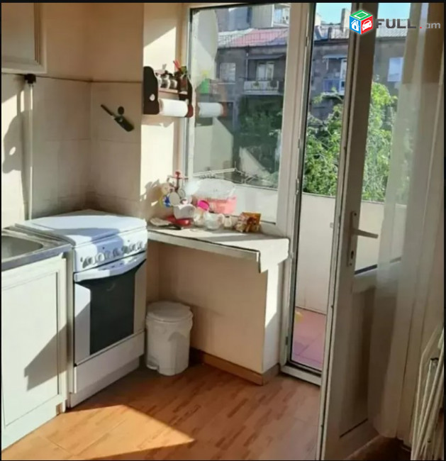 LA05582 Վարձով 1 սենյականոց բնակարան Վաղարշյան փողոցում 