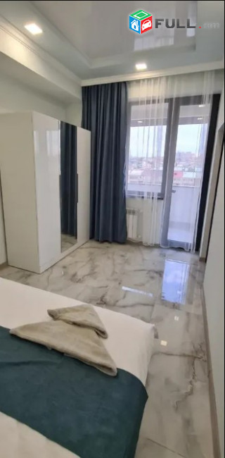 LA05935 Վարձով 3 սենյականոց բնակարան Արամ Խաչատրյան 