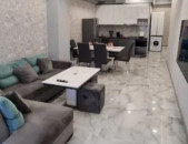 LA05935 Վարձով 3 սենյականոց բնակարան Արամ Խաչատրյան 