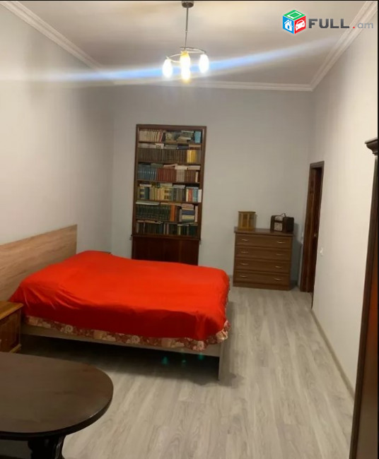 LA05938  Վարձով 3 սենյականոց բնակարան Թումանյան փողոցում