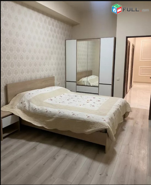 LA05939 Վարձով 3 սենյականոց բնակարան Արղության փողոց , նորակառույց 