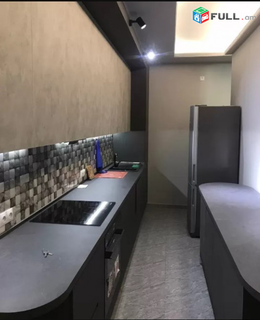 LA05968 Վարձով 3 սենյականոց բնակարան Դեղատան փողոց 