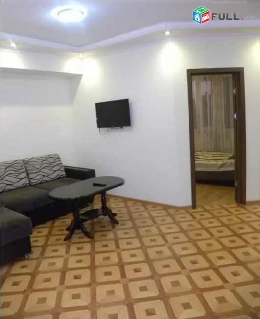 LA05975 Վարձով 3 սենյականոց բնակարան Հին Երևանցու փողոցում 