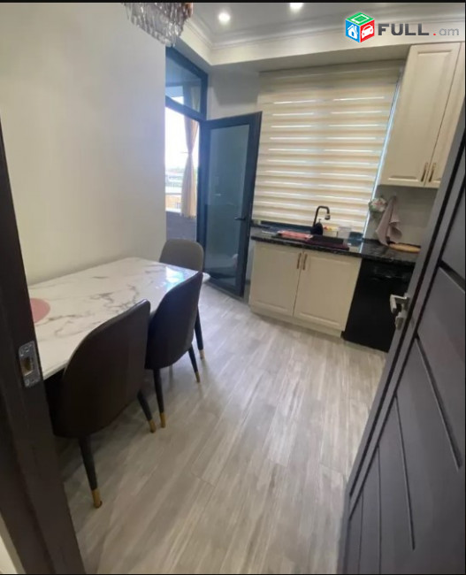 LA05584 Վարձով 4 սենյականոց բնակարան Անաստաս Միկոյան նորակառույց 