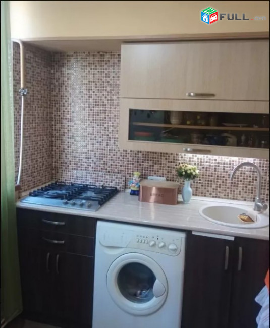 LA05988 Վարձով 2 սենյականոց բնակարան Ամիրյան փողոցում 