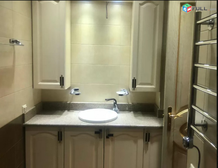 LA05992  Վարձով 3 սենյականոց բնակարան Սայաթ Նովա , նորակառույց
