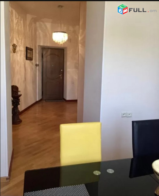 LA06004 Վարձով 2 սենյականոց բնակարան Նալբանդյան փողոցում