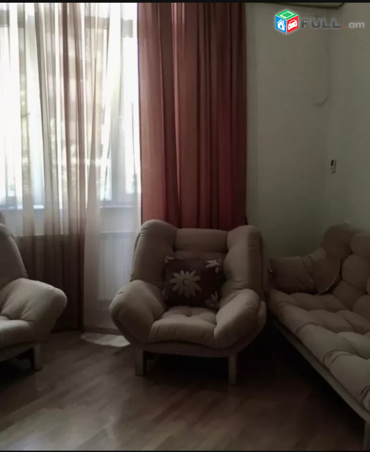 LA06004 Վարձով 2 սենյականոց բնակարան Նալբանդյան փողոցում