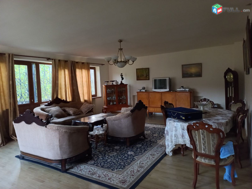 LA06027 Վարձով 7 սենյակաոց առանձնատուն Բջնի 