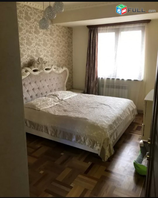 LA06050 Վարձով 3 սենյականոց բնակարան Րաֆֆու փողոցում 