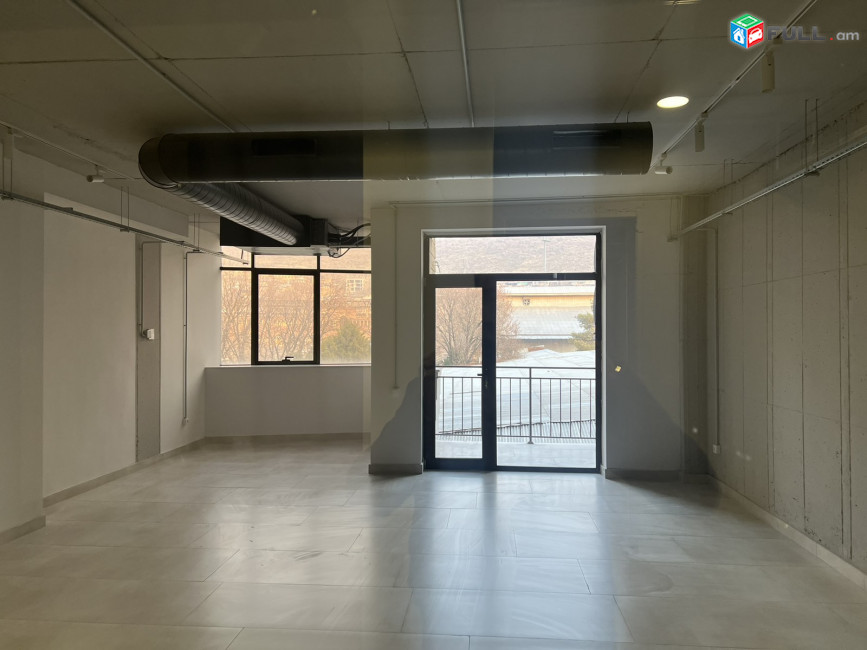 LA06086 Վարձով 400 քմ գրասենյակային տարածք Վարդանանց փողոց , նորակառույց շենք 