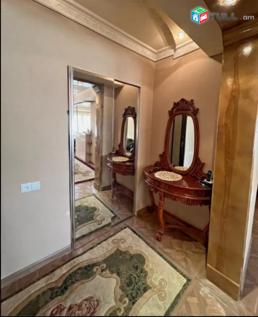 LA06092 Վարձով 4 սենյականոց բնակարան Չեխովի փողոց  ,  3 մաս 