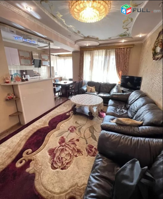 LA06092 Վարձով 4 սենյականոց բնակարան Չեխովի փողոց  ,  3 մաս 