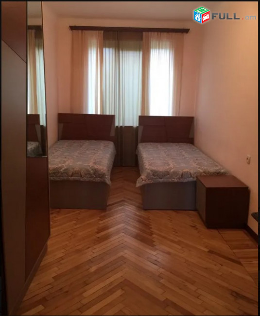 LA06094 Վարձով 3 սենյականոց բնակարան Էրեբունի փողոցում