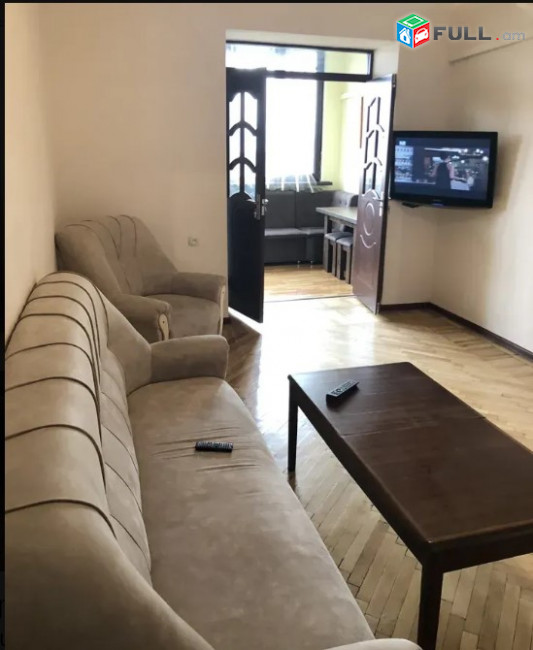 LA06094 Վարձով 3 սենյականոց բնակարան Էրեբունի փողոցում