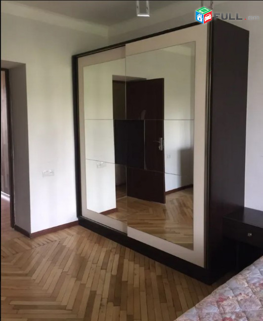 LA06094 Վարձով 3 սենյականոց բնակարան Էրեբունի փողոցում
