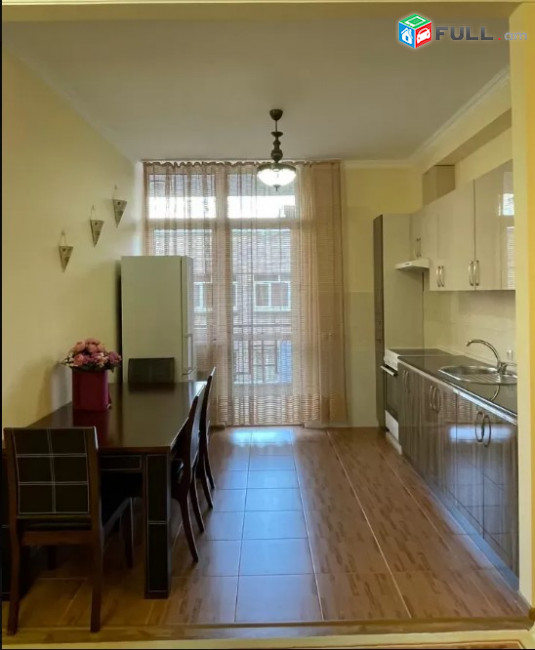 LA06103  Վարձով 3 սենյականոց բնակարան Ռոստոմի փողոց , նորակառույց  