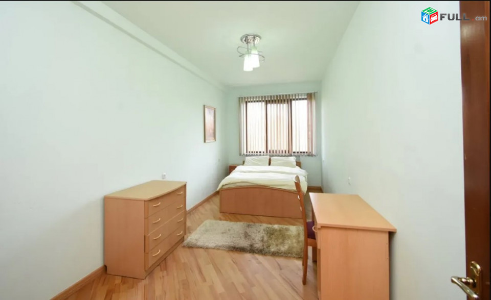 LA06110  Վարձով 3 սենյականոց բնակարան Սարյան փողոցում 