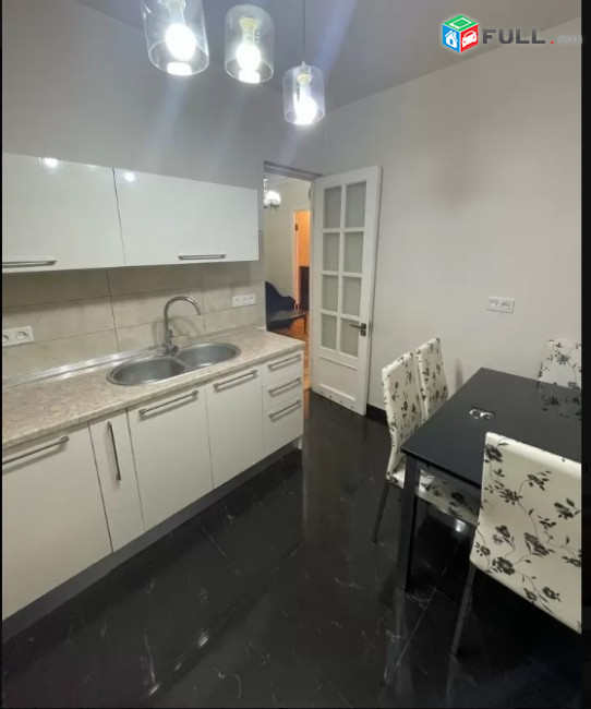 LA06111 Վարձով 3 սենյականոց բնակարան Կասյան փողոց