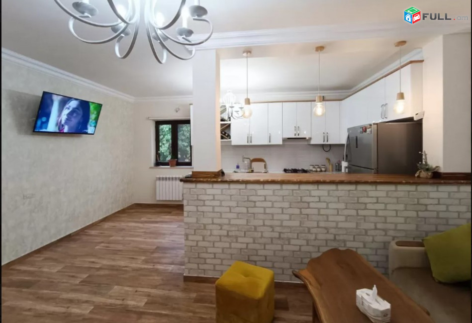LA06617 Վարձով 3 սենյականոց բնակարան Լոռիս Մելիքովի փողոցում 