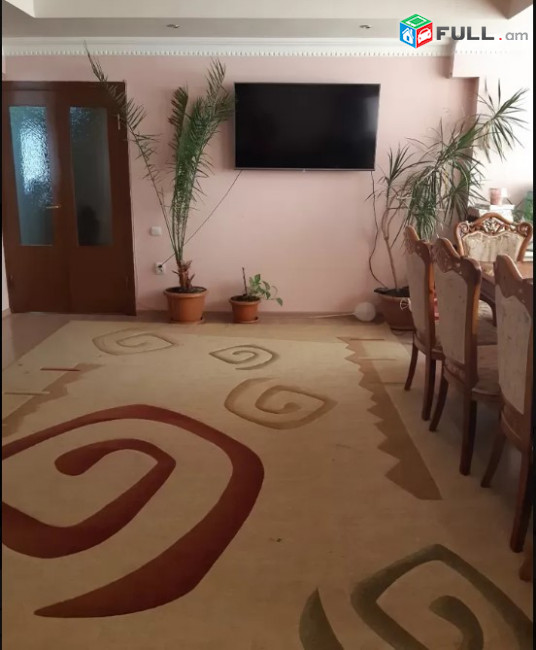LA06635 Վարձով 3 սենյականոց բնակարան Երվանդ Քոչար փողոցում 
