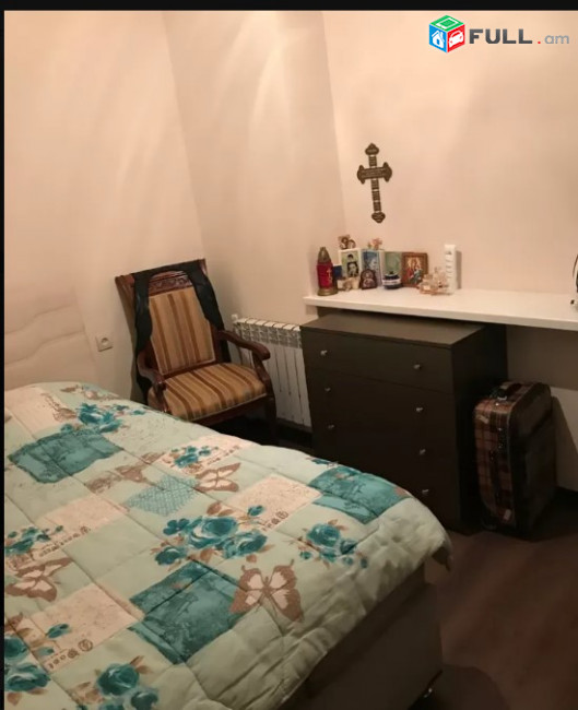 LA06639 Վարձով 3 սենյականոց բնակարան Ուլնեցի փողոցում 